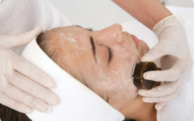 Salonní ošetření Rose de Mer – přírodní korálový peeling